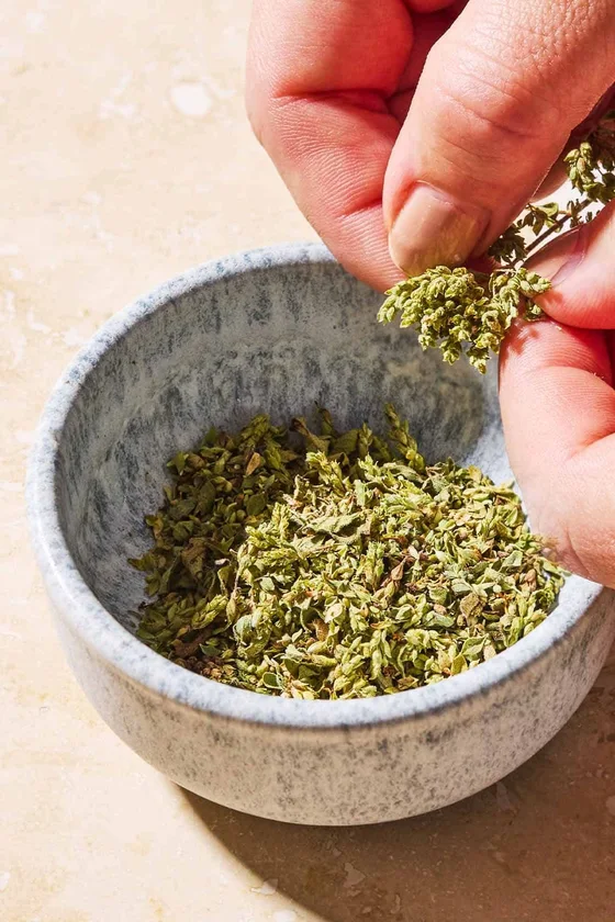 Dried Oregano — Product photo